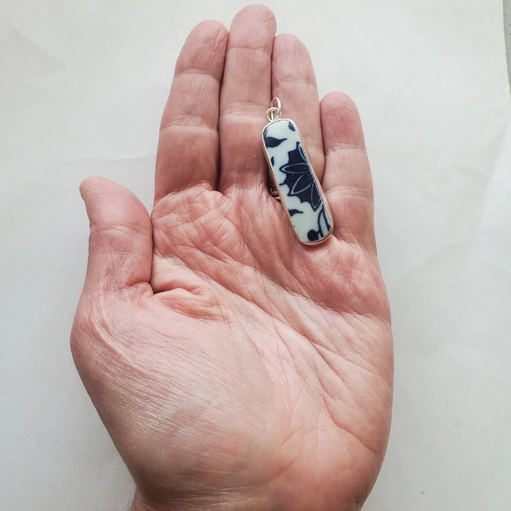 Ginger‎ Jar Jewelry Pendant Blue & White Broken China Repurposed Pottery Shard